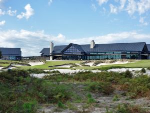 Peninsula Kingswood (North) 18th Clubhouse